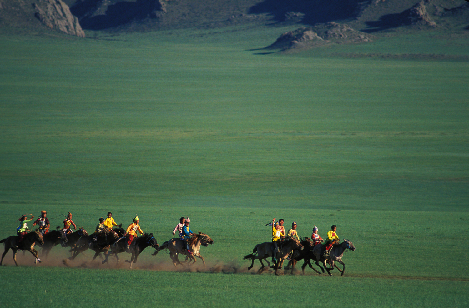 Mongolia horse race