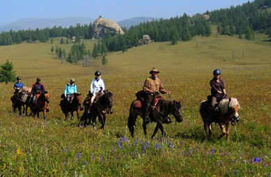  horse riding in Mongolia